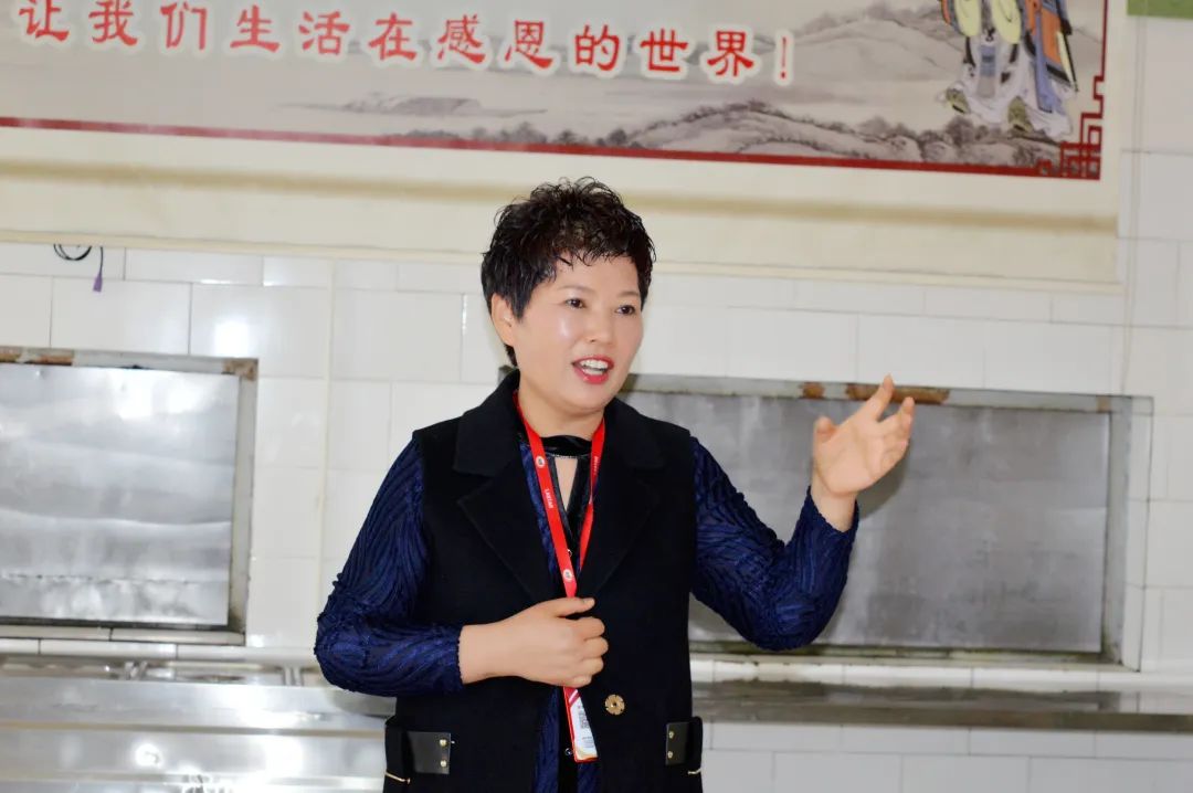 宏胜国际|Home机械召开例会