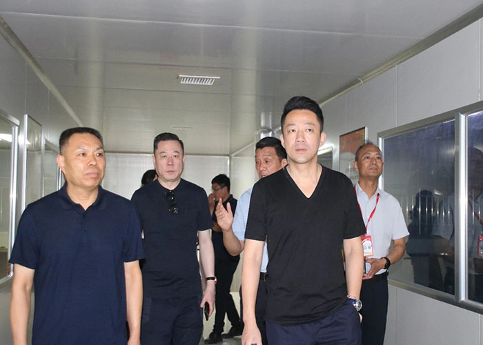 麻六记董事长汪幼菲参观宏胜国际|Home酸辣粉产业基地