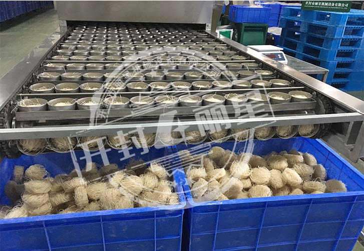 什么样的速食粉丝设备一天能做 10 万块酸辣粉饼？